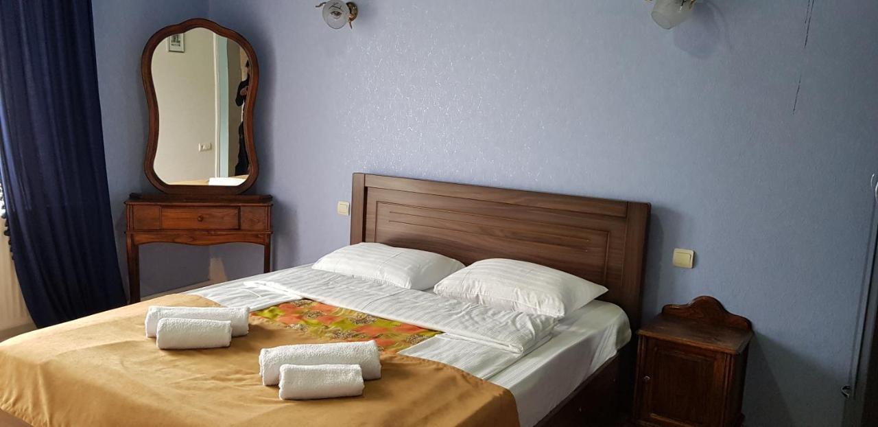 Guest House Likani 2017 ボルジョミ 部屋 写真